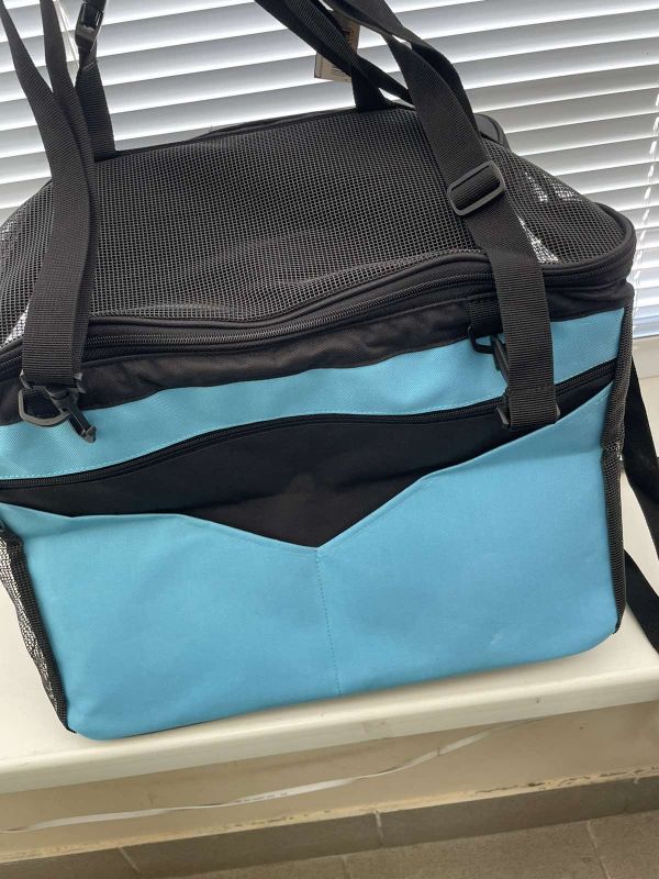 Автокресло для животных.