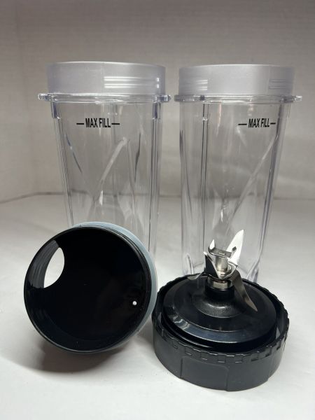 Блендер Ninja Nutri Blender на одну порцию с крышкой.